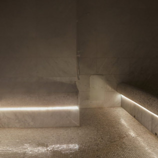 Privatisation Nocturne au Paris j'Adore Hôtel & Spa 5* et Visite des Caves du Louvre avec Dégustation pour deux (Paris, Île-de-France- 75)
