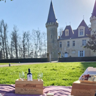 Visite du Château d’Agassac avec Pique-nique et Dégustation de Vins pour deux (Ludon-Médoc, Gironde- 33)