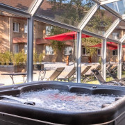 Week-end en amoureux : 2 Nuits en Chambre Supérieure avec Spa, Gourmandise et Vin à l'Hôtel Causse Comtal Rodez, The Originals Relais (Gages, Aveyron - 12) 