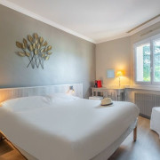 Nuit Gastronomique : Chambre Supérieure avec Menu et Spa à l'Hôtel Causse Comtal Rodez, The Originals Relais (Gages, Aveyron - 12)