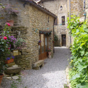 Séjour de 2 nuits en Chambre d'Hôtes à Les Roses Trémières dans la région PACA (Saint-André-de-Rosans, Hautes Alpes - 05)