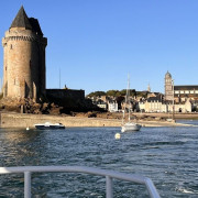 Balade en Mer avec Explications sur l’Histoire de Saint-Malo, Dégustation d'Huîtres et Vin Blanc (Saint-Malo, Ille-et-Vilaine - 35)