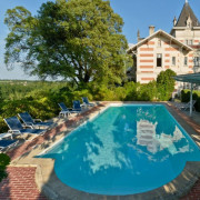 Séjour en Chambre King de Luxe avec Spa et Visite d’une Maison de Cognac à l'Hôtel L'Yeuse (Châteaubernard, Nouvelle-Aquitaine - 16)