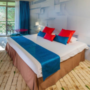 Séjour Gourmandise et Bien-Être avec Diner et Massage à l'Hôtel 4* Garrigae Domaine de l’Esterel (Saint-Raphaël, Var - 83)