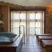 Soirée Détente pour deux avec accès VIP à l'Espace Relaxation de l'Hôtel-Restaurant Auberge La Tomette (Vitrac, Cantal - 15)