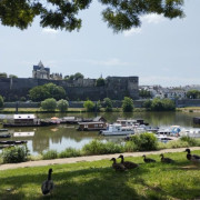 Séjour en Logement Insolite : Nuit sur La Toue Belle de Maine avec Petit-déjeuner (Angers, Maine-et-Loire- 49)