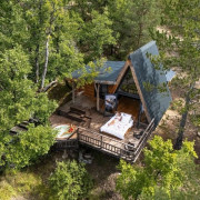 Séjour Insolite : Nuit dans la Cabane Petite Buëch avec Petit-déjeuner et Spa Privatif à Alpinest (Serres, Hautes-Alpes - 05)