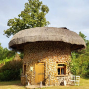 Séjour Insolite : Nuit en Cabane Champignon avec Massage Californien ou Ayurvédique (Fère-en-Tardenois, Hauts-de-France - 02)