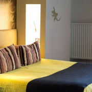Séjour en Chambre Prestige avec Accès Piscine et Jacuzzi à l'Hostellerie du Castellas 4* (Collias, Gard - 30)
