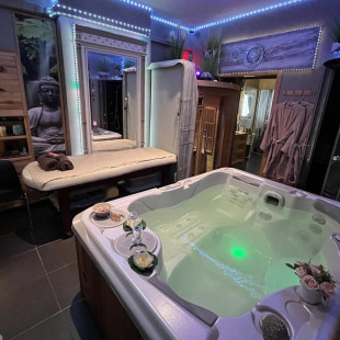 Moment Quiétude avec Spa et Massage pour deux Au Bien-Être des Cinq Sens (Marseille, Bouches-du-Rhône - 13)