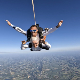 Saut en Tandem de 4000 mètres (Lasclaveries, Pyrénées-Atlantiques - 64)